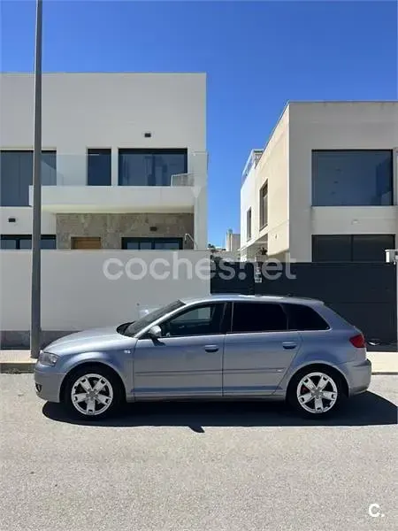 Usado Audi A3 Ambition 140 CV (102 kW) 2006 Gris / plata Utilitario