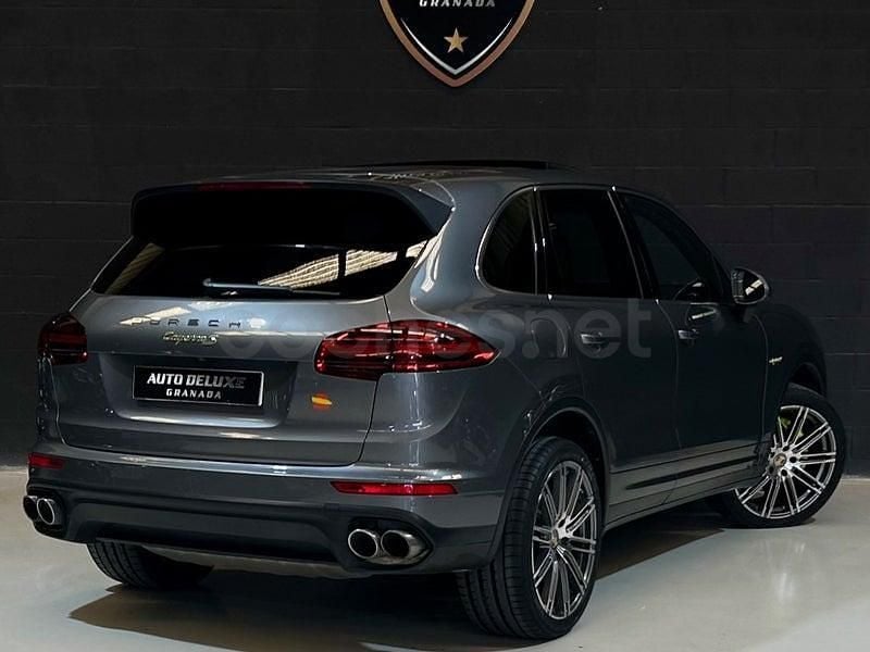 Usado Porsche Cayenne S E-Hybrid 416 CV (305 kW) 2016 Gris / plata SUV