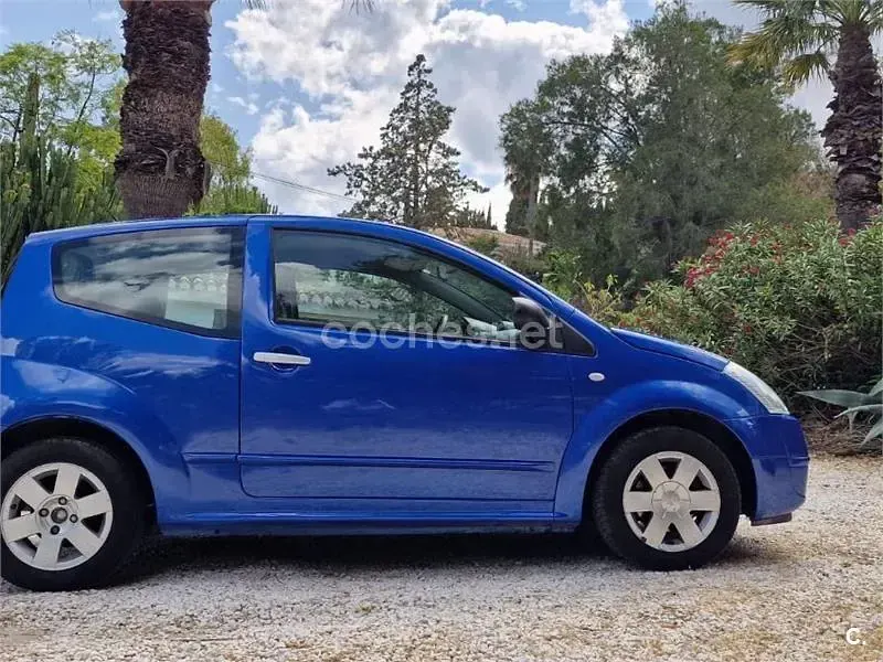 Usado Citroën C2 61 CV (44 kW) 2004 Azul Utilitario