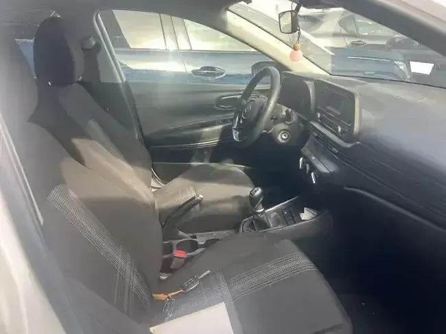 Begagnad Hyundai i20 101 HK (74 kW) 2021 Vit Halvkombi