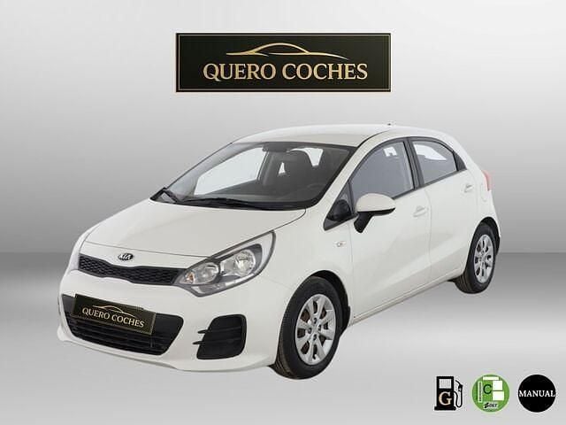 Blanco Usado 2015 Kia Rio Berlina | 7990 € (Precio justo) - Imagen 1/4