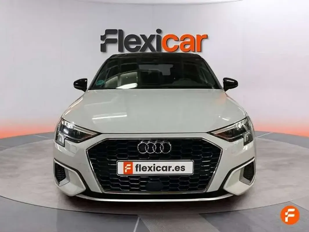 Usado Audi A3 Sportback 110 CV (80 kW) 2021 Blanco Utilitario