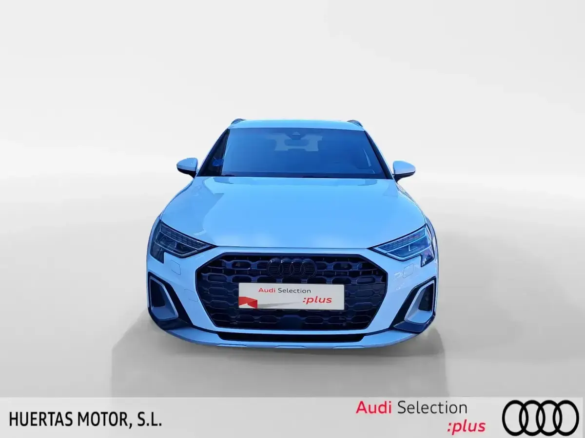 Usado Audi A3 Advanced Plus 204 CV (150 kW) 2026 Blanco Berlina