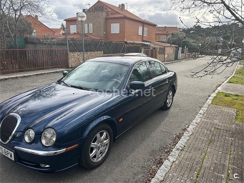 Usado Jaguar S-Type 240 HP (176 kW) 2001 Azul Sedan