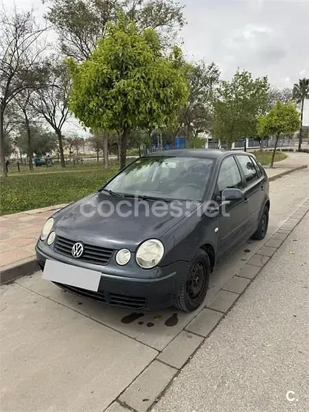 Usado VW Polo Trendline 64 CV (47 kW) 2004 Azul Utilitario
