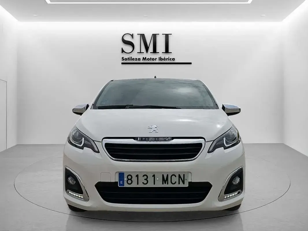 Usado Peugeot 108 Active 72 CV (52 kW) 2021 Blanco Utilitario
