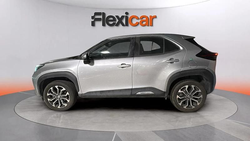Usado Toyota Yaris Hybrid Active 116 CV (85 kW) 2024 Gris