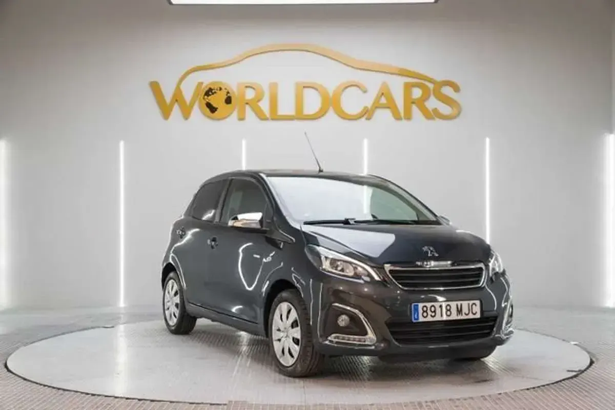 Usado Peugeot 108 Active 72 CV (52 kW) 2021 Gris Utilitario