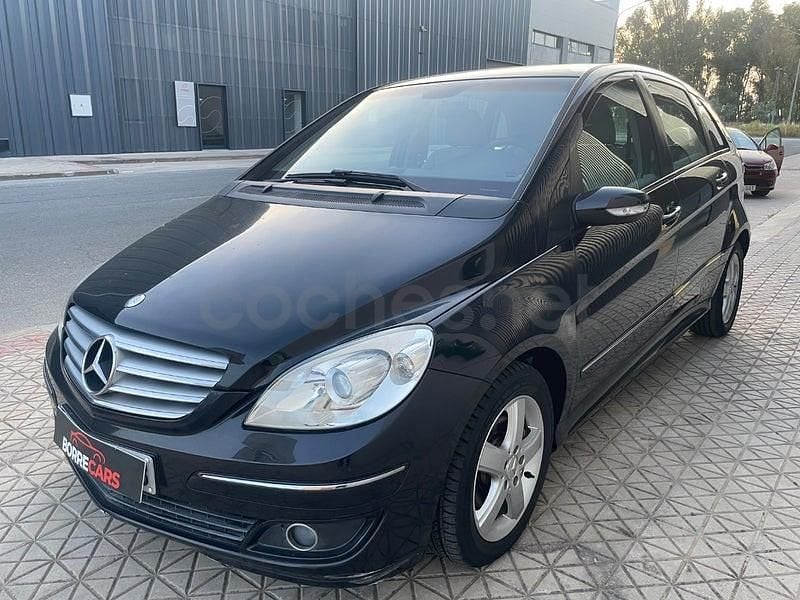 Usado Mercedes B180 109 CV (80 kW) 2007 Negro Monovolumen