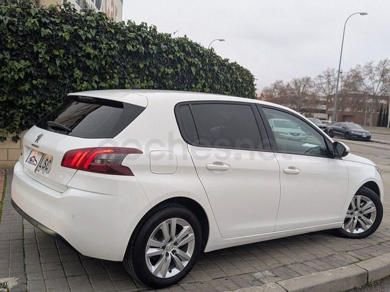 Usado Peugeot 308 Allure 130 CV (95 kW) 2021 Blanco Berlina
