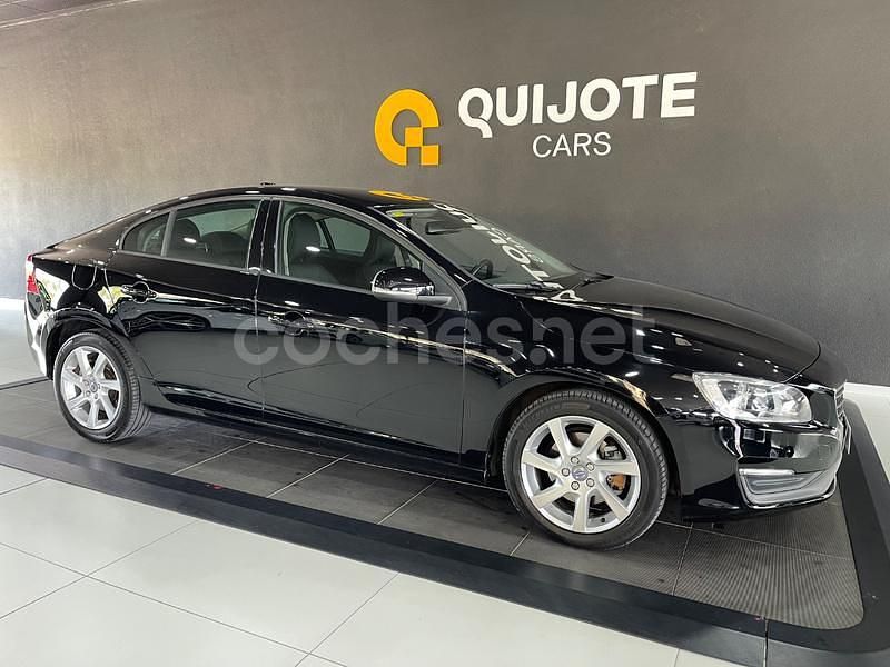 Negro Usado 2015 Volvo S60 Momentum Berlina | 14.900 € (Un poco caro) - Imagen 1/4