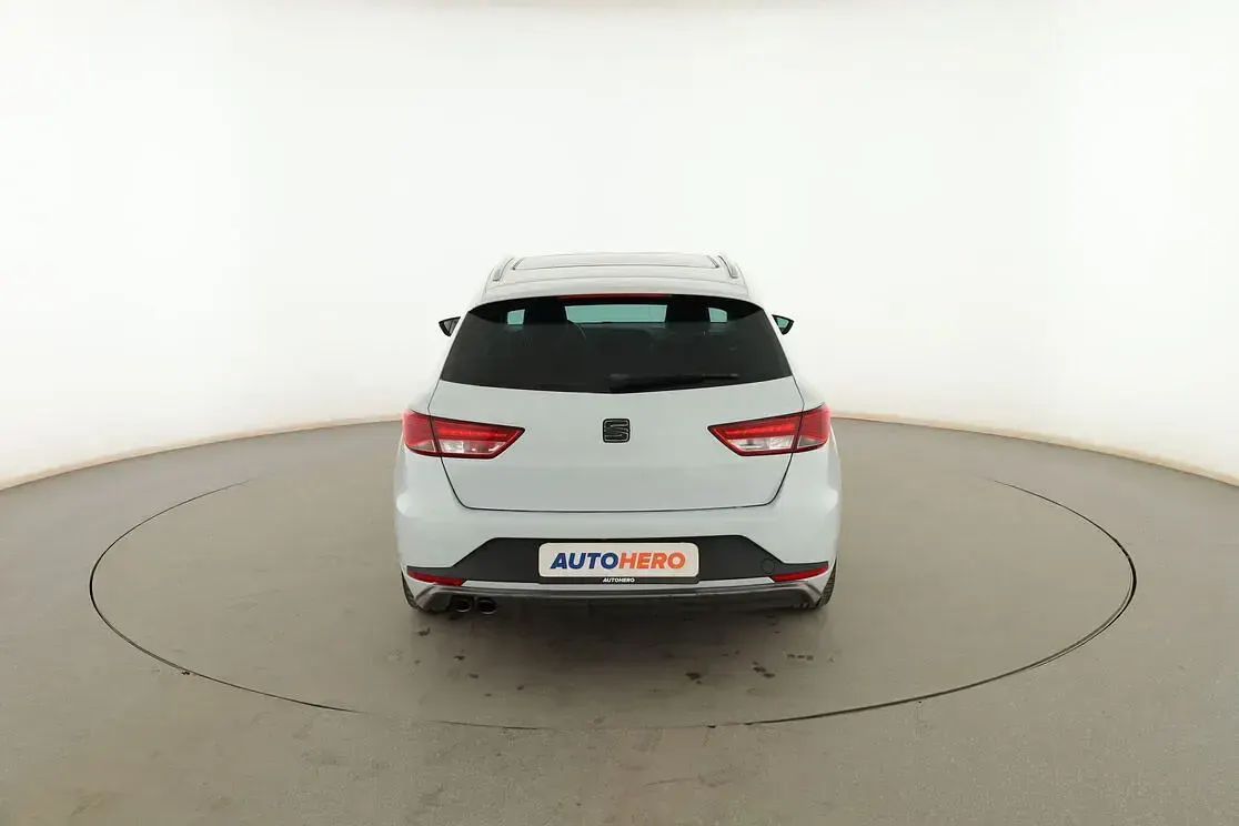 Usado Seat Leon FR 150 CV (110 kW) 2016 Blanco Familiar