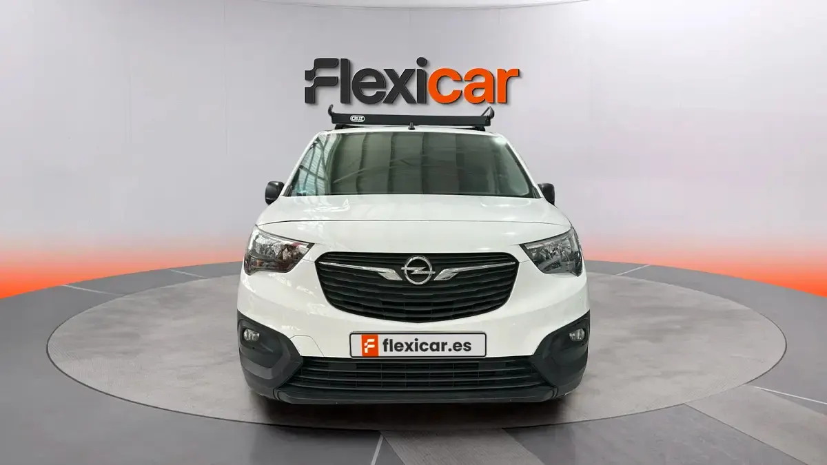 Usado Opel Combo Expression 100 CV (73 kW) 2019 Blanco Monovolumen