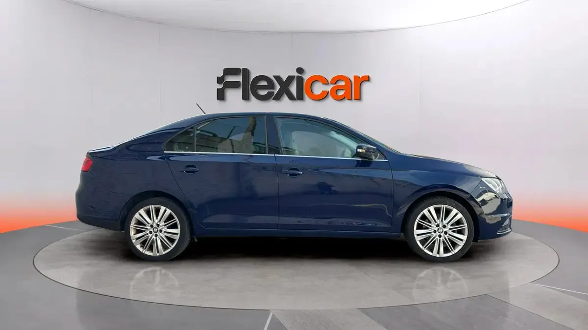 Usado Seat Toledo Style 116 CV (85 kW) 2018 Azul Utilitario
