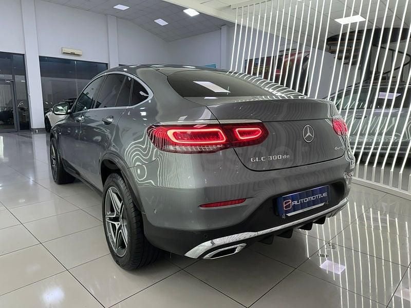 Usado Mercedes GLC300e 306 CV (225 kW) 2021 Gris / plata Coupe