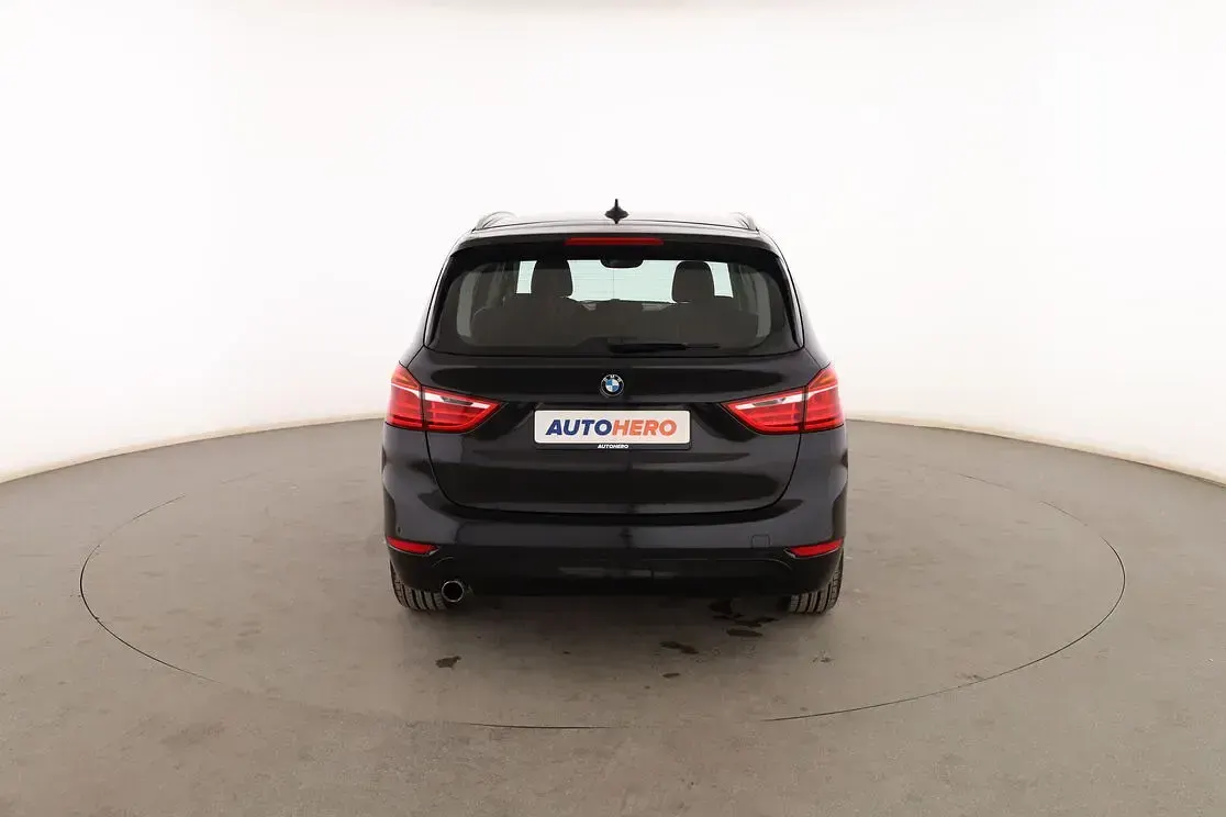 Usado BMW 218 Gran Tourer Sport Line 135 CV (99 kW) 2016 Negro Monovolumen