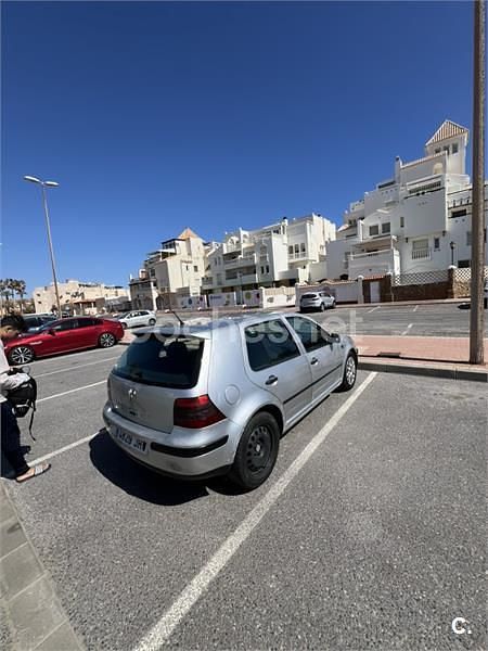 Usado VW Golf IV 100 CV (73 kW) 2002 Gris / plata Berlina