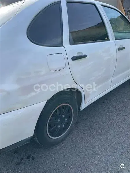 Usado Seat Cordoba Stella 68 CV (50 kW) 2003 Blanco Berlina