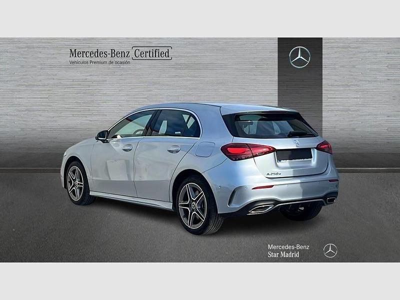 Usado Mercedes A250 AMG line 218 CV (160 kW) 2025 Otro Berlina