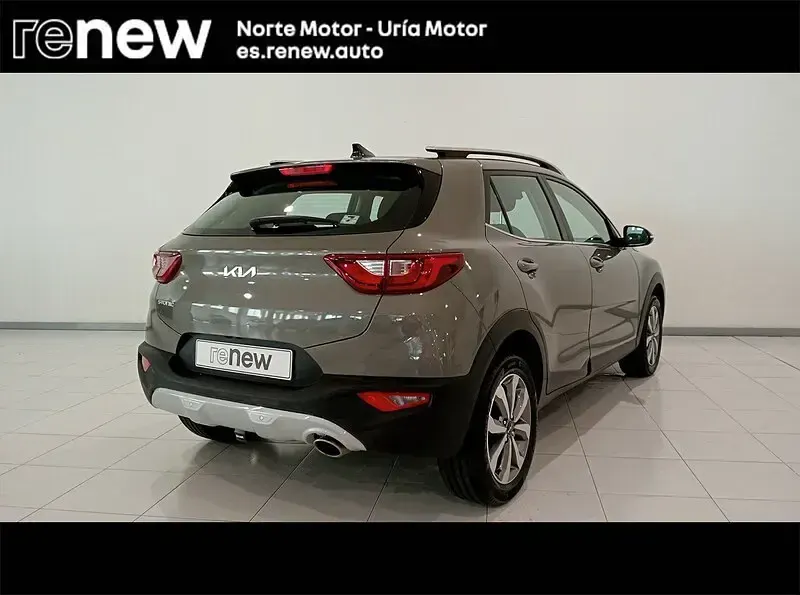 Usado Kia Stonic 84 CV (61 kW) 2023 Gris SUV