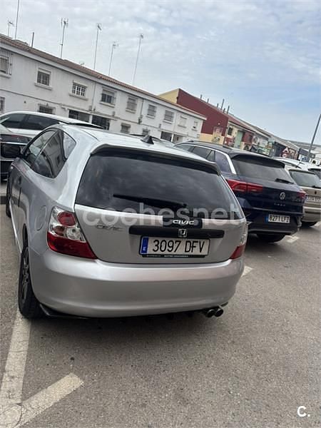 Gris / plata Usado 2005 Honda Civic ES Berlina | 3650 € (Precio justo) - Imagen 1/4