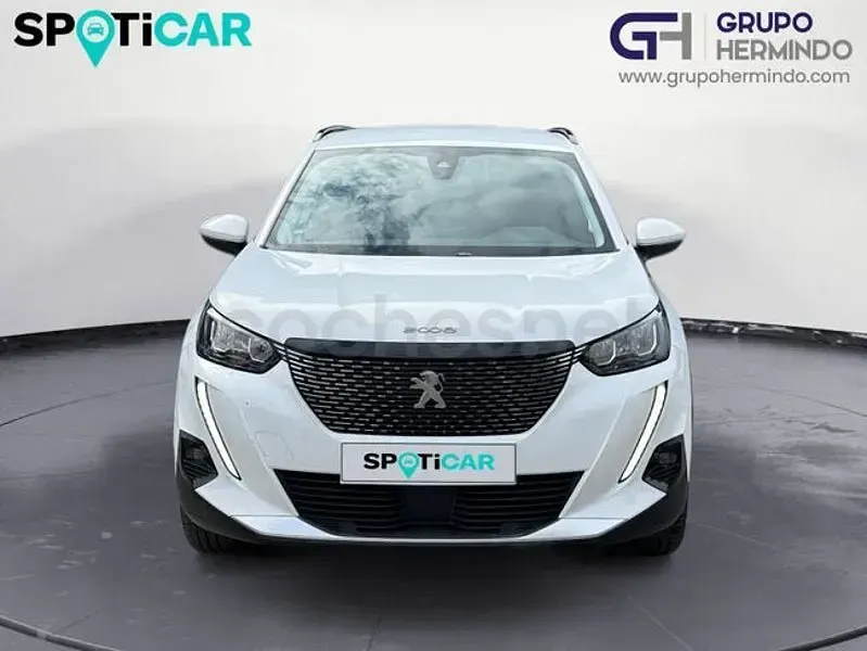 Usado Peugeot 2008 Allure 100 CV (73 kW) 2021 Blanco SUV