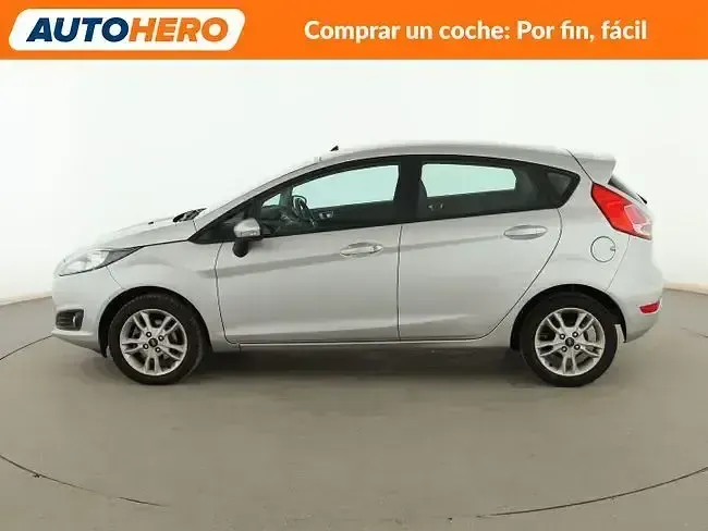 Usado Ford Fiesta Trend 82 CV (60 kW) 2017 Gris Utilitario