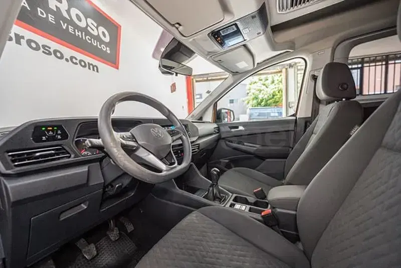 Usado VW Caddy 102 CV (75 kW) 2021 Marrón Monovolumen