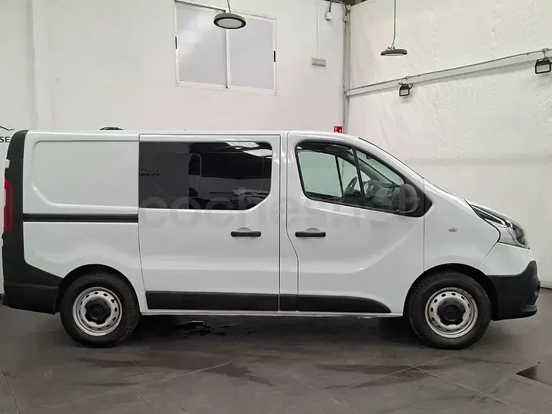 Usado Renault Trafic LIMITED 120 CV (88 kW) 2019 Blanco Monovolumen