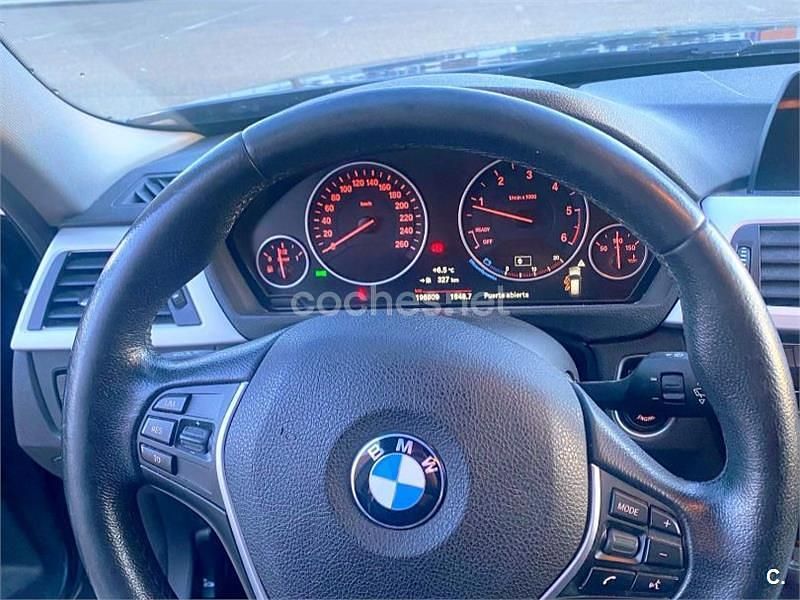Usado BMW 318 143 CV (105 kW) 2016 Gris / plata Familiar