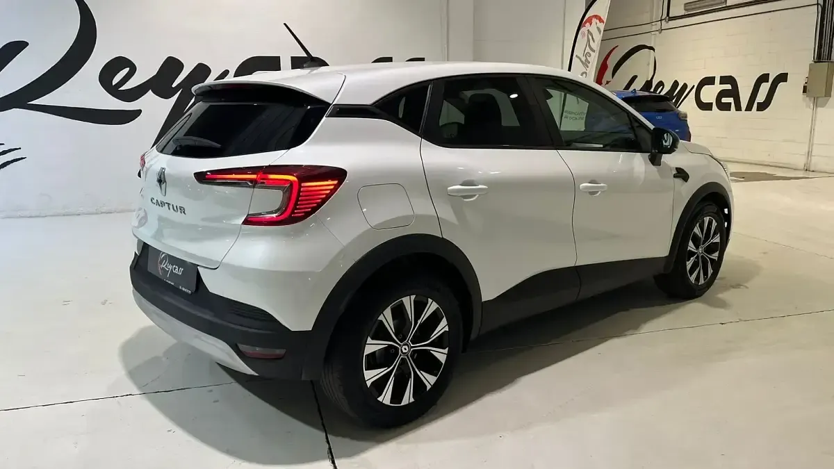 Usado Renault Captur Evolution 90 CV (66 kW) 2023 Blanco SUV