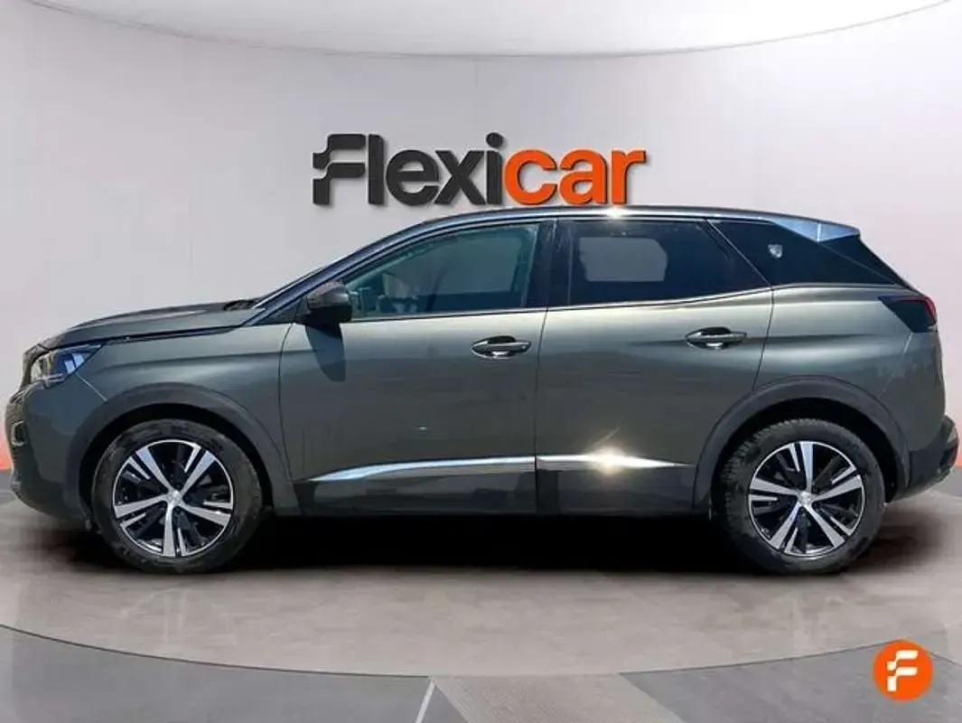 Usado Peugeot 3008 Allure 131 CV (96 kW) 2020 Gris SUV