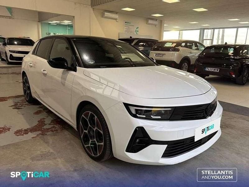 Usado Opel Astra 182 CV (133 kW) 2023 Blanco Berlina