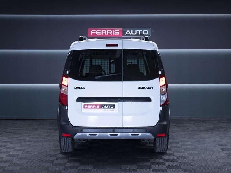 Usado Dacia Dokker Comfort 95 CV (69 kW) 2020 Blanco Monovolumen