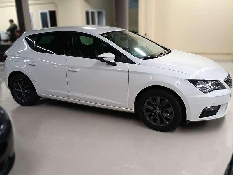 Usado Seat Leon Style 116 CV (85 kW) 2020 Blanco Utilitario