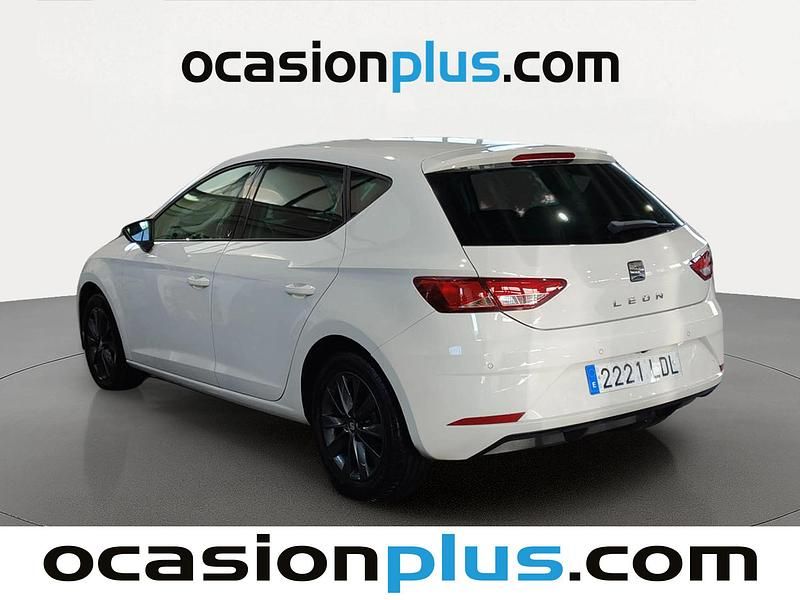 Usado Seat Leon Style 130 CV (95 kW) 2019 Blanco