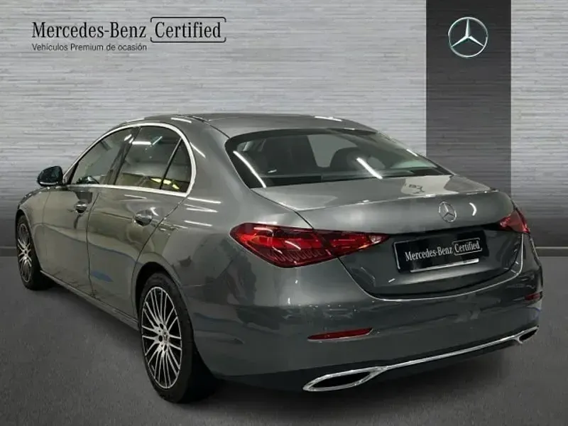 Usado Mercedes C220 200 CV (147 kW) 2024 Gris / plata Berlina