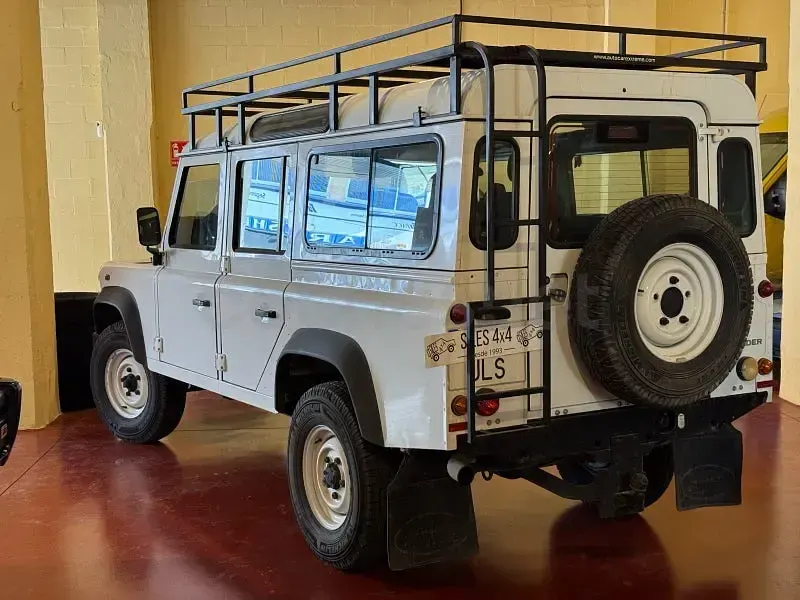 Usado Land Rover Defender SE 122 CV (89 kW) 2016 Blanco Familiar