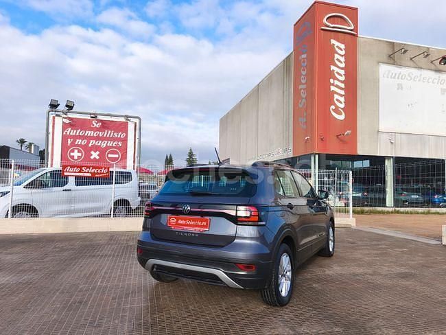 Usado VW T-Cross Advance 110 CV (80 kW) 2023 Gris / plata SUV
