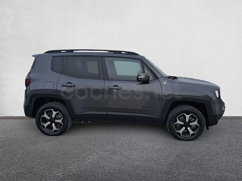 Usado Jeep Renegade Trailhawk 240 CV (176 kW) 2022 Gris / plata SUV