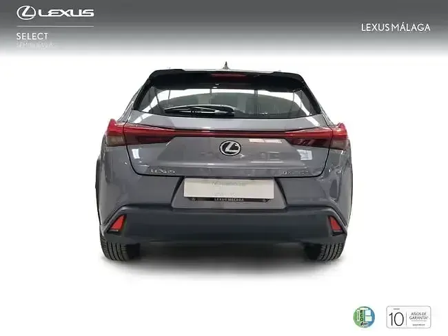 Usado Lexus UX Business Edition 184 CV (135 kW) 2022 Gris / plata SUV