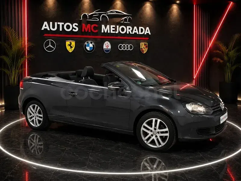 Usado VW Golf Cabriolet 105 CV (77 kW) 2013 Gris / plata Descapotable