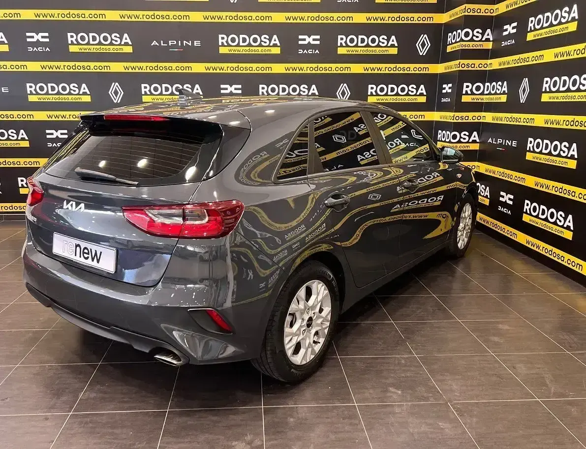 Usado Kia Ceed 120 CV (88 kW) 2022 Gris Utilitario