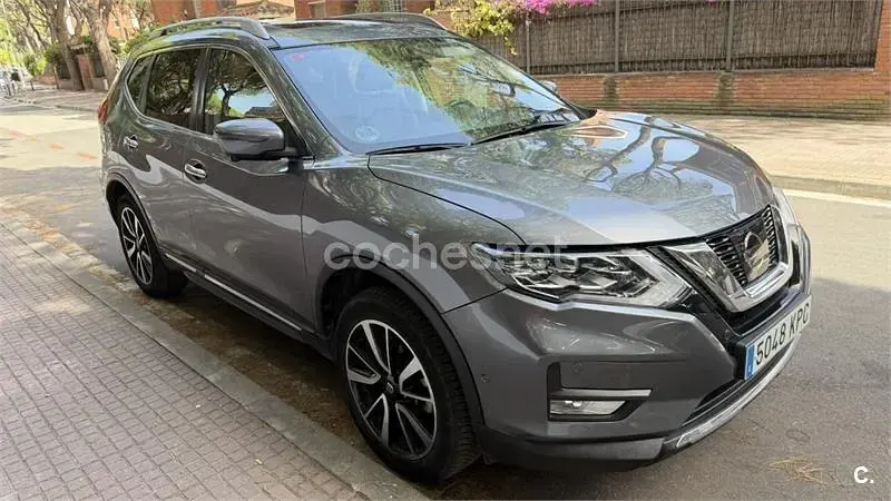 Usado Nissan X-Trail Tekna 177 CV (130 kW) 2018 Gris / plata SUV