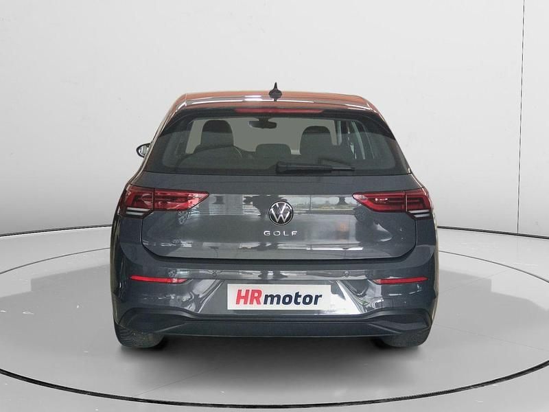 Usado VW Golf VIII Life 110 CV (80 kW) 2024 Gris Berlina