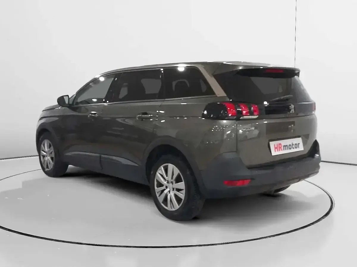 Usado Peugeot 5008 Active 131 CV (96 kW) 2020 Gris SUV