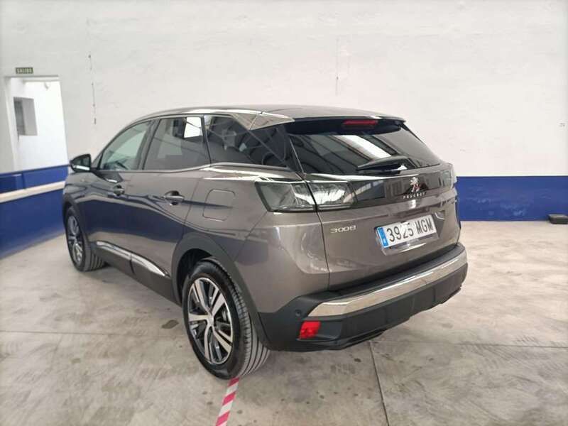 Usado Peugeot 3008 Allure 225 CV (165 kW) 2023 Gris SUV