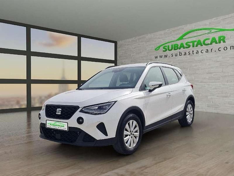 Usado Seat Arona Style 110 CV (80 kW) 2021 Blanco SUV