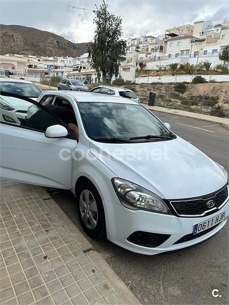 Usado Kia Ceed 90 CV (66 kW) 2012 Blanco Utilitario