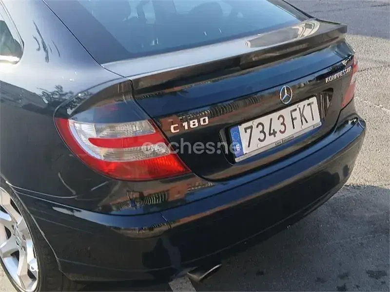 Usado Mercedes C180 Sport Edition 143 CV (105 kW) 2007 Azul Berlina